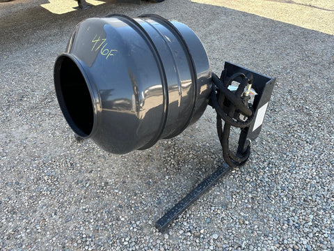 Side view of skid steer concrete mixer attachment
Heavy-duty hydraulic concrete mixer drum
Skid steer attachment with 17” concrete mixing barrel
Cement mixer for skid steer CMR1165V model