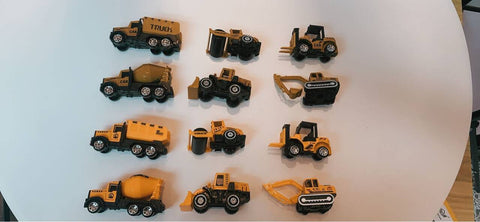 12-piece metal toy construction set with mini dump trucks and cranes
Diecast mini construction vehicles for kids
Toy bulldozers, cranes, and excavators in play set
Realistic toy construction vehicles for toddlers
Yellow mini alloy construction trucks in box set