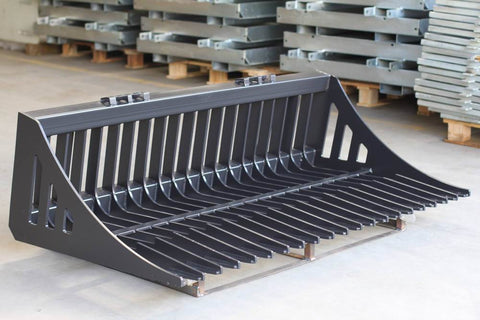 Heavy-duty skid steer skeleton rock bucket β front angled view
Close-up of reinforced steel tines and grapple mounts
84β rock bucket on skid steer in yard cleanup
Side view of skeleton-style skid loader bucket
Multiple bucket sizes displayed on gravel lot