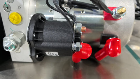 “12V double acting hydraulic pump with 8 quart reservoir”
“Trailer lift hydraulic power unit with remote pendant”
“Heavy-duty hydraulic hoist pump – 6 quart tank variant”