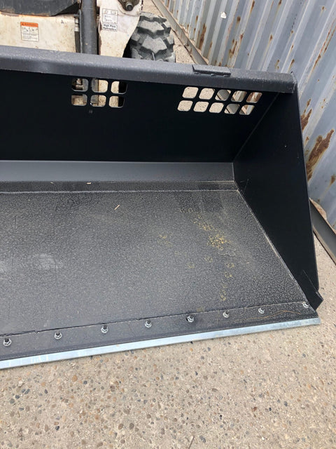 Inside look at bucket welds and construction