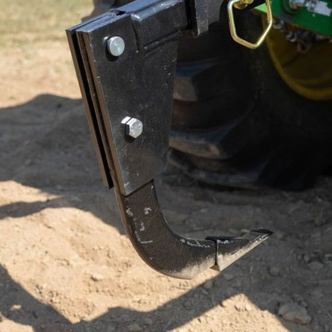 Heavy-duty 3-point hitch mounted ripper – side view
Tractor with ripper attachment trenching in soil
Ripper attachment digging through compacted ground