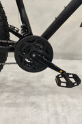 Deviant 26 inch fat tire bike side view on beach
Close-up of Shimano gear and disc brakes
All-terrain mountain bike with wide tires
Fat bike for snow, sand, and trails - Deviant 26 inch