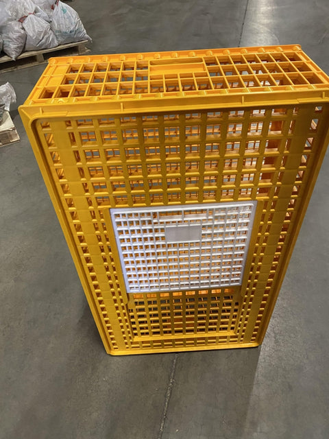 Durable plastic chicken and small animal transport crate with ventilation