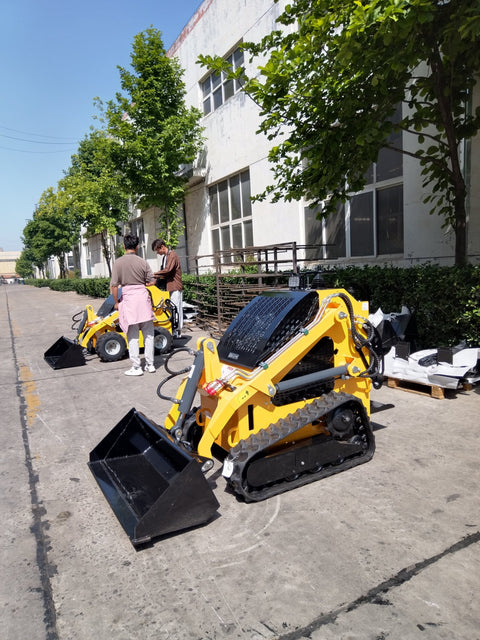 “T380 compact skid steer loader with rubber tracks”

“T460 mini tracked loader for landscaping and excavation”

“Heavy-duty skid steer with universal quick attach plate”

“Tracked compact construction loader in yellow”