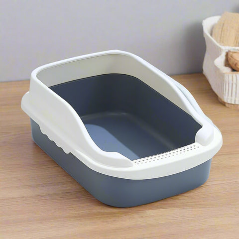 Plastic blue cat litter box with raised sides – Model S1333
Easy-to-clean litter tray for all cat sizes – durable plastic design
S1333 cat litter box in blue with mess-reducing edge