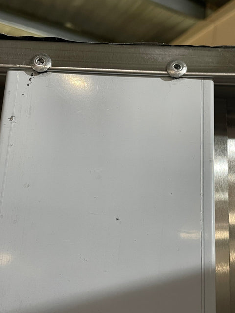 Stainless steel rolling work table with locking wheels – front view

48-inch stainless steel prep station with under-shelf and casters

72-inch commercial kitchen table with wheels – side angle

Mobile food service prep table with heavy-duty design

Industrial stainless table in warehouse environment
